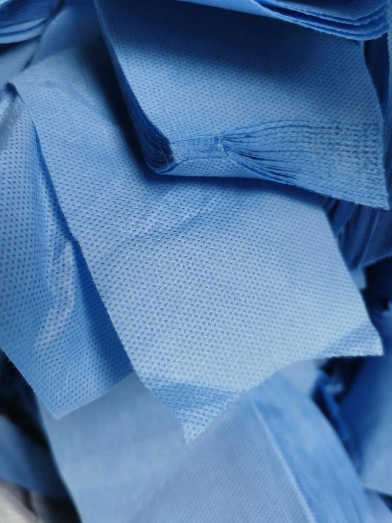 PP无纺布边角料大量求购指南 口罩、防护服废料回收与再利用